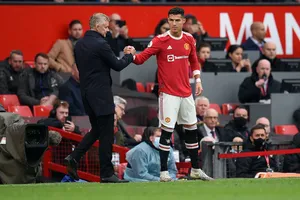 Solskjaer nói gì với cầu thủ MU trong phòng thay đồ?