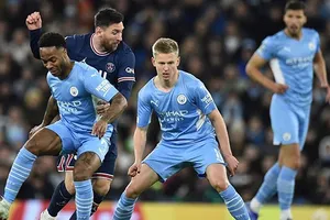 Messi và Ronaldo không thể vô địch Champions League