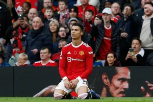 Bán Ronaldo sẽ giải quyết vấn đề của Man United