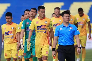 Bình Định có 19 cầu thủ nhiễm COVID-19, hoãn trận Hà Nội - Thanh Hóa