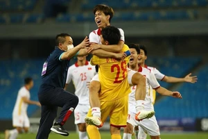 U-23 Việt Nam hồi hộp chờ viện binh, Thái Lan không quan trọng thắng thua