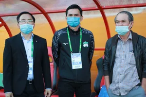 Kiatisak chưa thể giúp bầu Đức nở nụ cười sau vòng 2 V-League