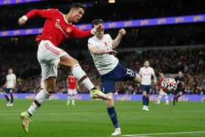 Đại chiến Tottenham, cửa nào cho MU?