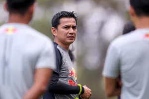 Kiatisak thiết quân luật với sao HA Gia Lai, chuẩn bị AFC Champions League 