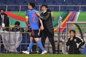 HLV Moriyasu ấm ức khi bị tuyển VN cầm hòa, Yoshida xin lỗi