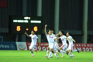 Thầy trò Guillaume đi tiếp trên loạt sút định mệnh