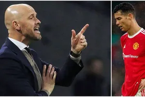 HLV Erik Ten Hag tính sổ với Ronaldo