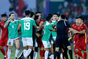 Thầy Park sửa sai cho học trò ở trận gặp Philippines