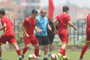 U-23 Việt Nam xuống hạng 3, ông Park bắt giò Myanmar