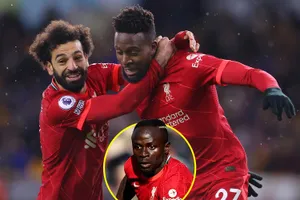 Liverpool chia tay hai công thần