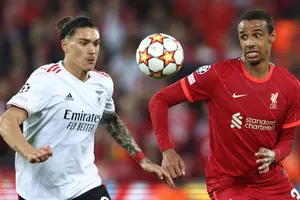 Liverpool phá két mua tiền đạo 100 triệu Euro