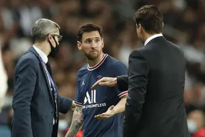 Messi gây rối phòng thay đồ PSG
