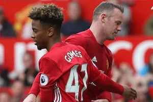 Mourinho mắng chửi cầu thủ MU thậm tệ