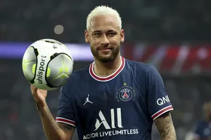Neymar đến với CLB không ai ngờ