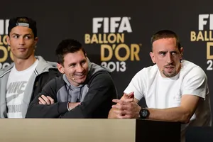 Quả bóng vàng bị cướp