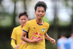 Clip: Fair Play như chân sút Bảo Đức của HA Gia Lai