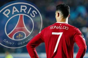 PSG từ chối Ronaldo vì ngại Messi
