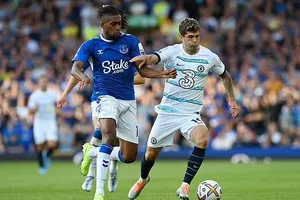 Man United điên cuồng mua sắm cầu thủ ở buổi chợ chiều