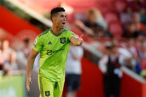 Ten Hag bất đồng với ông chủ Man United về ngôi sao Ronaldo