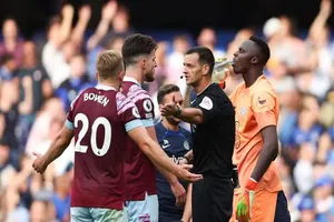 Chelsea bị cáo buộc mua chuộc trọng tài