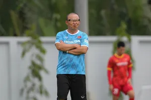 Ông Park cho quân đá kiểu gì với Singapore?