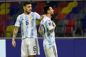 Sao PSG làm sáng tỏ mối quan hệ với Messi và Mbappe