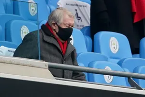 Sir Alex Ferguson và Ronaldo buồn tê tái trong đêm Man United bị vùi dập