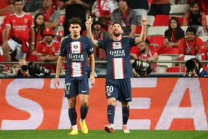 Messi lại lập kỷ lục, qua mặt Ronaldo