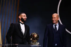 Benzema không sánh bằng Zidane và Ronaldo