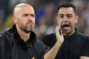 HLV Xavi e ngại Ronaldo và đội quân của Ten Hag