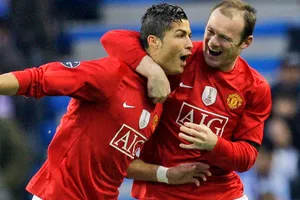 Ronaldo khen mình đẹp trai hơn Rooney