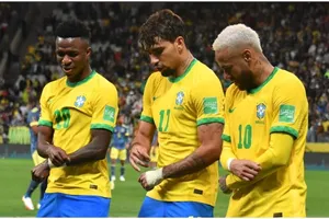 Bảng G World Cup: Brazil thuần phục Ngựa ô, Sư tử và… đồng hồ