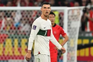 Bị chọc tức, Ronaldo mắng cầu thủ Hàn Quốc