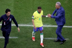 HLV Tite nổi giận với truyền thông Brazil, báo tin vui về Neymar
