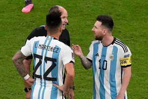 Nghi án trọng tài người Tây Ban Nha "âm mưu" hại Messi và đồng đội