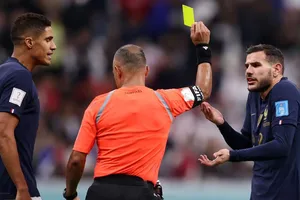 HLV Deschamps gay gắt: ‘Trọng tài muốn Argentina chiến thắng’