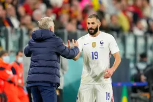 Bí mật các ngôi sao Pháp không muốn Benzema trong đội hình