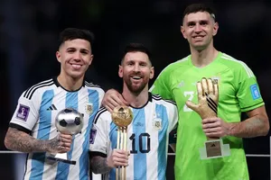 Người hùng Argentina được đặt tên cho sân vận động