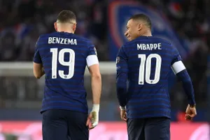 Đàn anh tuyển Pháp đòi dằn mặt Mbappe 