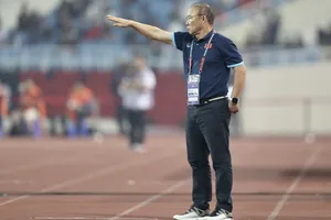 Ông Park nói về mối quan hệ ‘cơm không lành’ với ông Shin