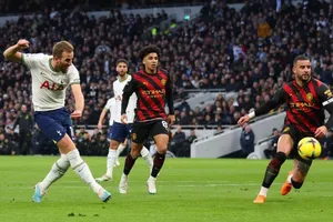 Man City không có tư cách nghĩ đến chức vô địch