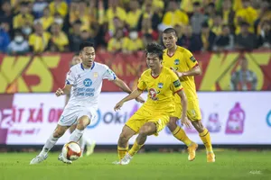 Nóng: HLV Troussier tập trung đội tuyển chuẩn bị SEA Games 32