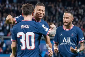 'Mbappe, Messi và Neymar làm rối loạn PSG'