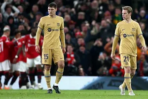 Barca bị 'đánh' tơi bời sau trận thua Man United