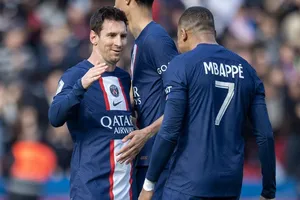 Messi và Mbappe cứu ghế HLV