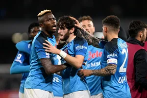 Man United phải mua gấp tiền đạo này