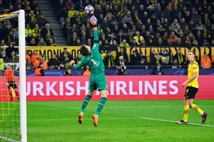 Man United săn ngôi sao Bundesliga thay thế De Gea 