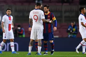 Messi sẵn sàng giảm lương để trở về Barca