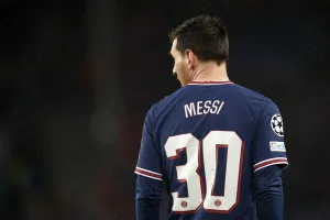 Tại sao Messi chơi hay ở tuyển quốc gia, thất bại với PSG?