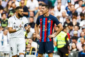 Barca thua thảm Real 0-4, Lewandowski bị tố 'lừa đảo'